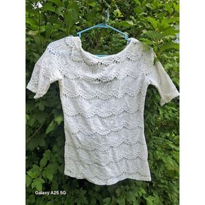 Guess Half Sleeve Lynn Lace Top size M White V Neck Sheer